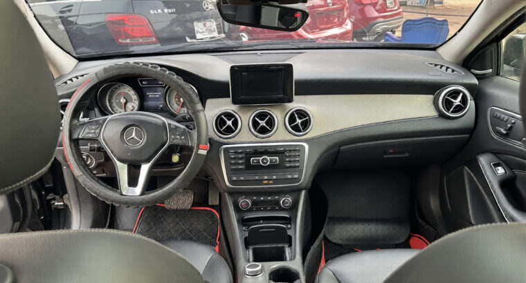 Mercedes-Benz GLA 250 2015 SUV | Local Used, Automatic, Registered, Sunroof, Fully Loaded