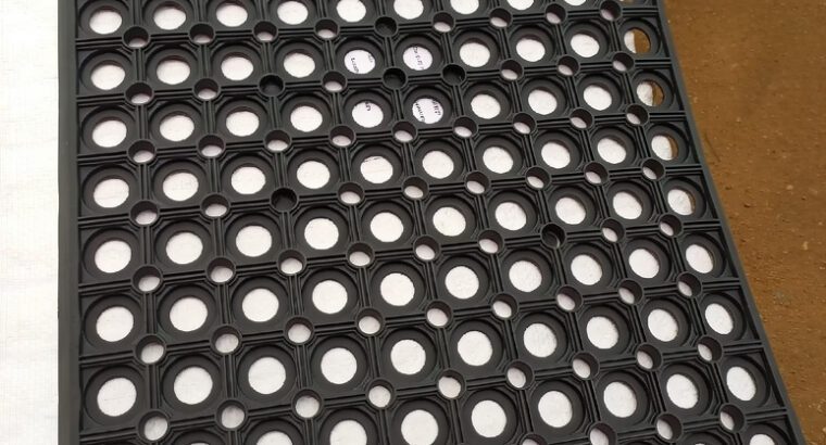Rubber Hollow Mat – Durable Anti-Slip Floor Mat...