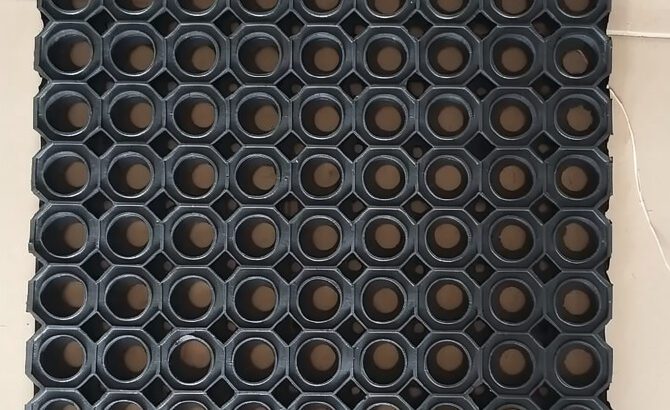 Rubber Hollow Mat – Durable Anti-Slip Floor Mat, Heavy Duty Drainage Mat for Home, Bathroom & Outdoo