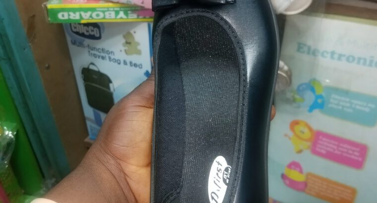 Quality Big Girls Black School Shoes – Flat Leather Shoes with EVA Sole & Snap Fasteners | Size 34 |