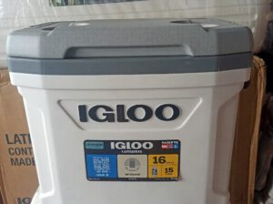 Igloo Latitude 16-Quart Cooler – Red, 15L Capacity, Portable & Brand New
