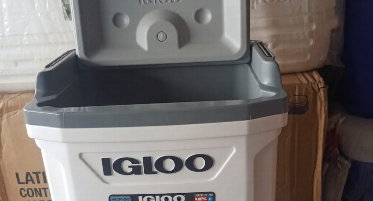 Igloo Latitude 16-Quart Cooler – Red, 15L Capacity, Portable & Brand New