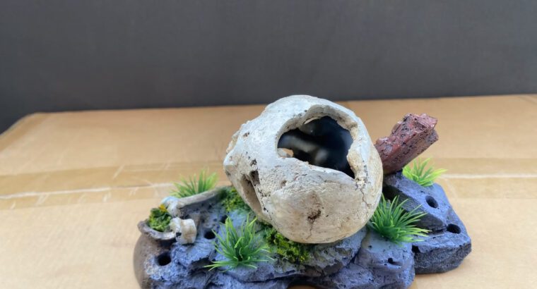 Skull Aquarium Decoration Ornament – Spooky Fish Tank Decor for Aquatic Setup (Brand New)