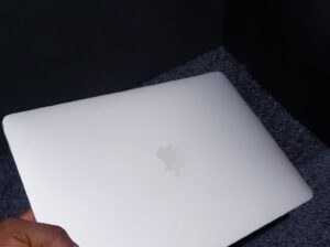 Apple MacBook Pro 2017 13″ – Intel Core i5, 8GB RAM, 128GB SSD | Used MacBook Pro Laptop (Exchange A