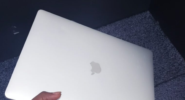 Apple MacBook Pro 2017 15″ – Intel Core i7, 16GB RAM, 256GB SSD, Radeon Pro Graphics | Used MacBook