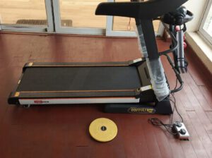 Pro Tech 2.5HP Treadmill with Auto Incline – Foldable, Bluetooth, Heart Rate Monitor