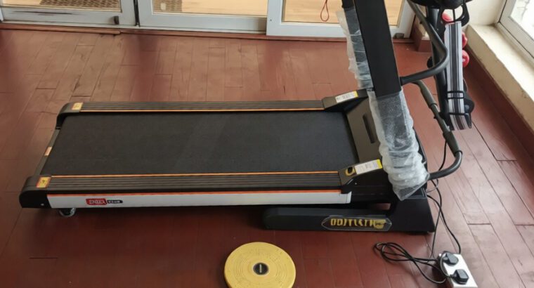 Pro Tech 2.5HP Treadmill with Auto Incline – Foldable, Bluetooth, Heart Rate Monitor