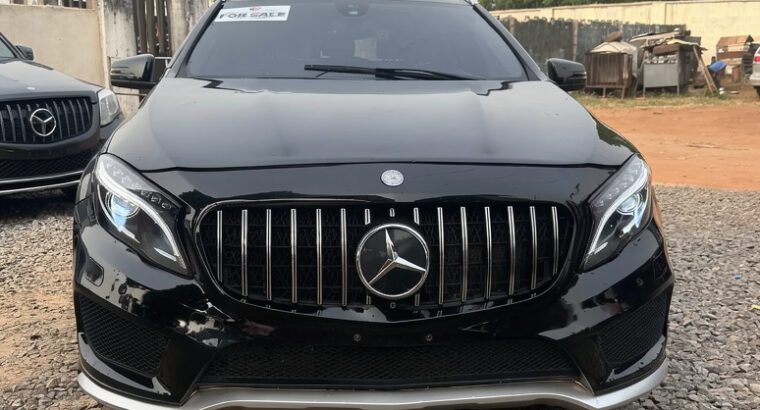 Mercedes-Benz GLA 250 2015 Black – Luxury SUV, Automatic, Sunroof, Leather Seats, Fully Loaded & Reg
