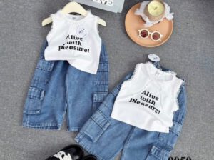 Girls 2-Piece Top & Cargo Jeans Set – Cotton Outfit for Toddlers (Age 2–3Y, Brand New)