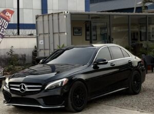 2015 Mercedes-Benz C400 4MATIC AWD Sedan – 3.0L V6 Turbo, Black Night Package