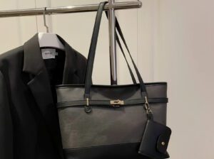 Baqi 2-in-1 Women’s Tote Bag – Stylish Suede Handbag, Brand New