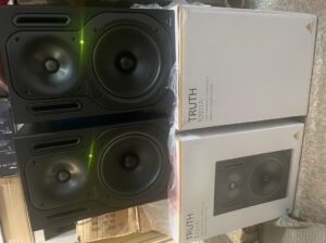 Behringer TRUTH B2031A Professional Studio Monitor – Active Nearfield Reference Speaker